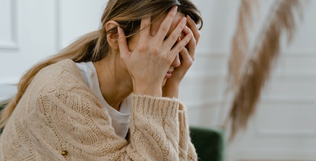 O estresse de longo prazo pode ocasionar sérios problemas de saúde. As mulheres têm maior probabilidade do que os homens de apresentar os sintomas de estresse, afetando, inclusive, sua saúde ginecológica